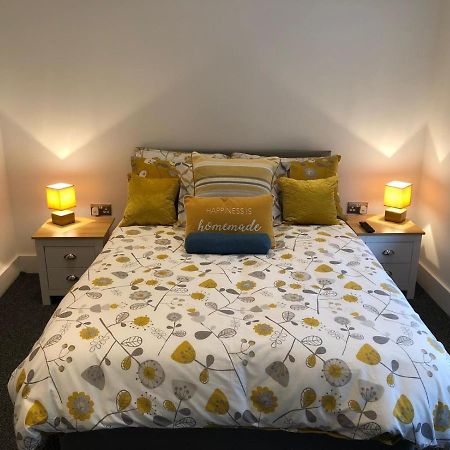 Marine Villa Hotel & Suites - Close To Beach, Train Station & Southend Airport Εξωτερικό φωτογραφία