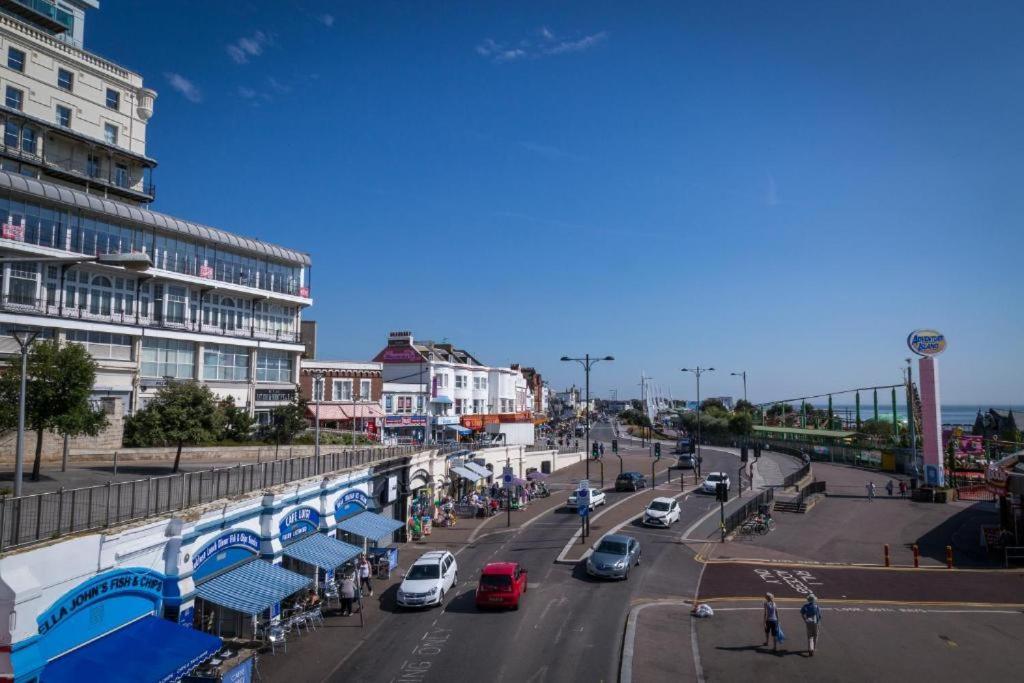 Marine Villa Hotel & Suites - Close To Beach, Train Station & Southend Airport Εξωτερικό φωτογραφία
